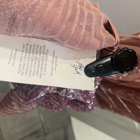 Beautiful evening gown - Picture 4 of 4